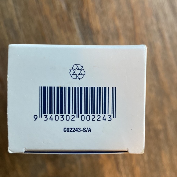 Coast to Coast Ultra Gentle Foaming Cleanser 100ml - Picture 3 of 4